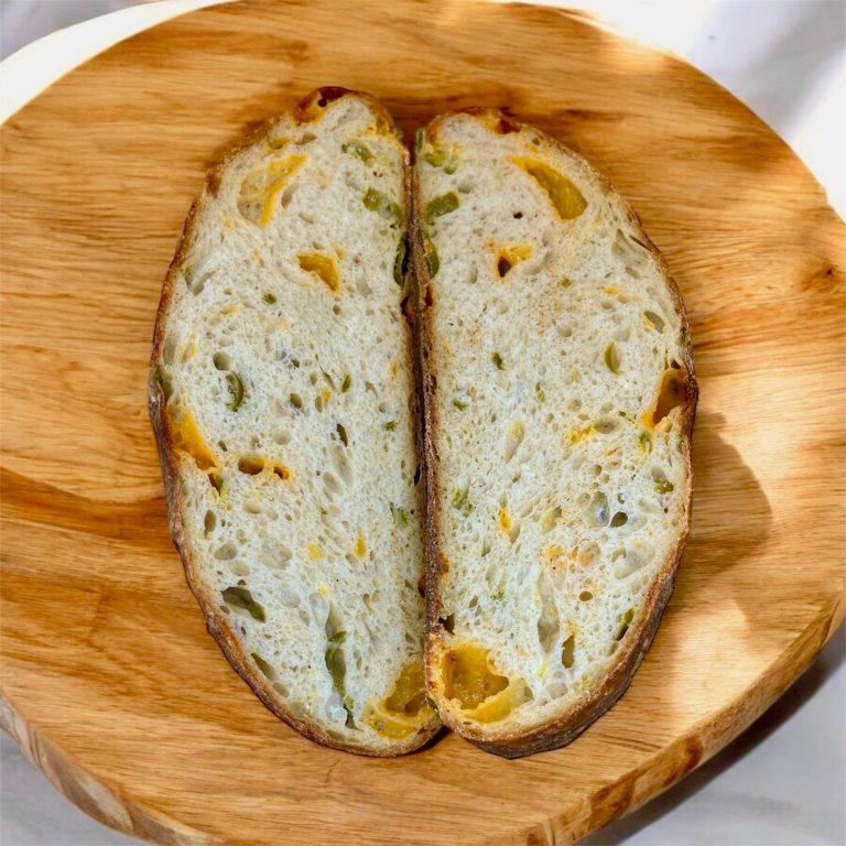 Picture of a cheddar jalapeno yeast loaf
